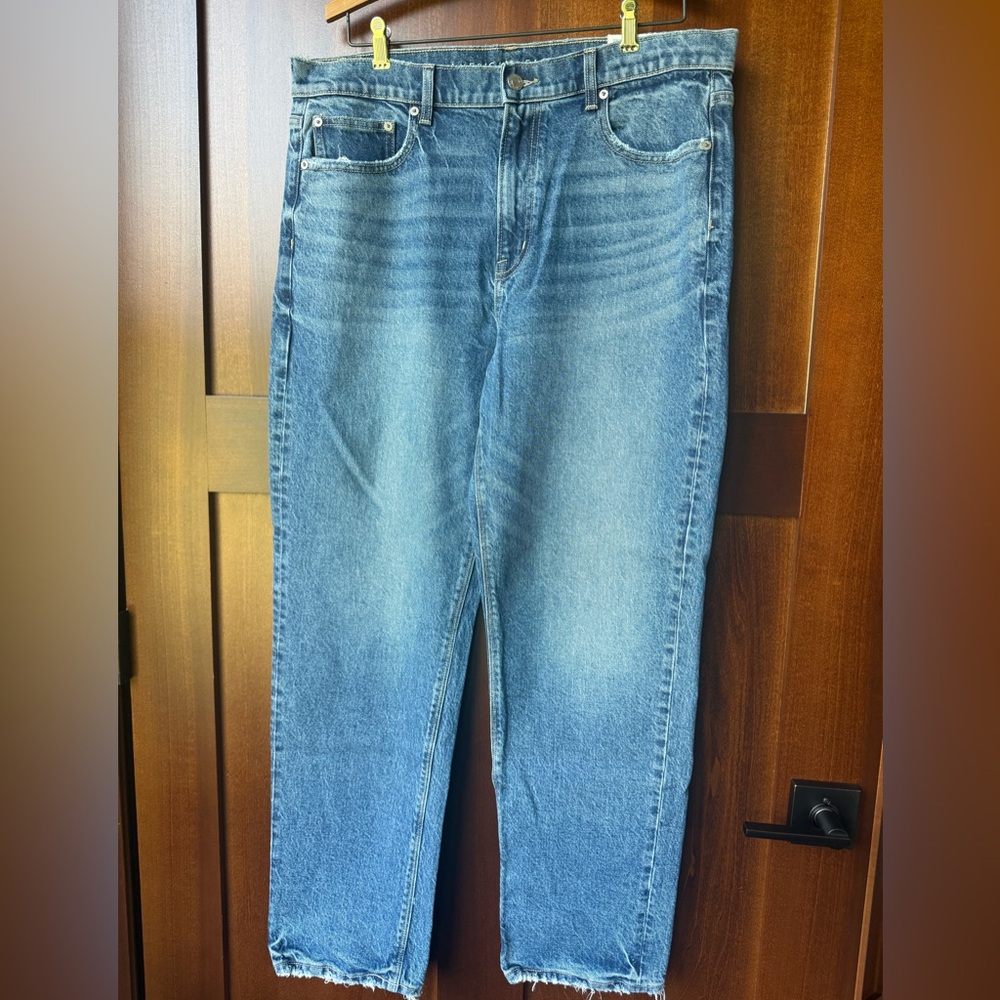 American Eagle Super High Rise Straight Jean Size 14